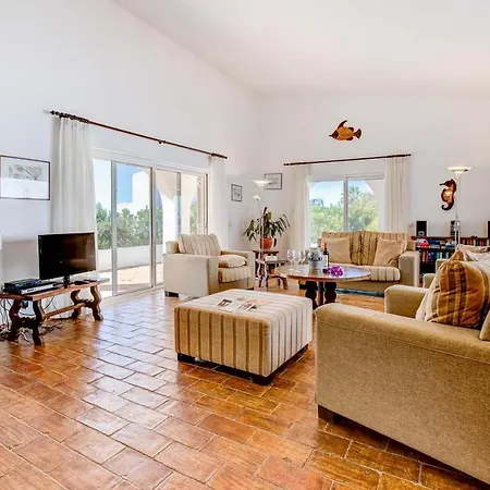 Carvoeiro Sleeps 6 Wifi ヴィラ カルヴォエイロ