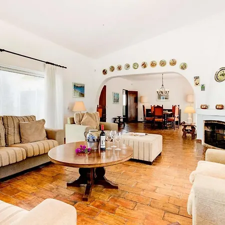 Carvoeiro Sleeps 6 Wifi ヴィラ カルヴォエイロ